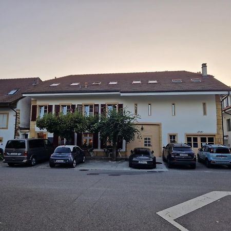 Hotel Restaurant Croix Blanche Sugiez Exterior photo